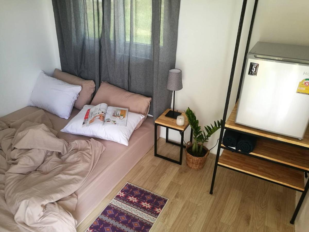 บ้าน Guh Uthai Thani Ngoại thất bức ảnh