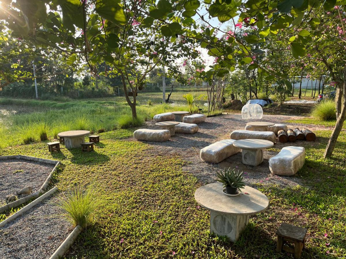บ้าน Guh Uthai Thani Ngoại thất bức ảnh